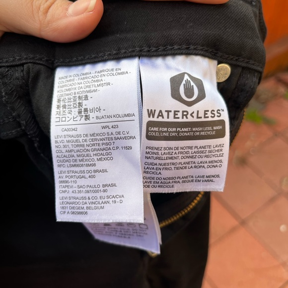 Levi’s 721 High-Rise Skinny Jeans in Soft Black, Size 30 - Picture 3 of 4